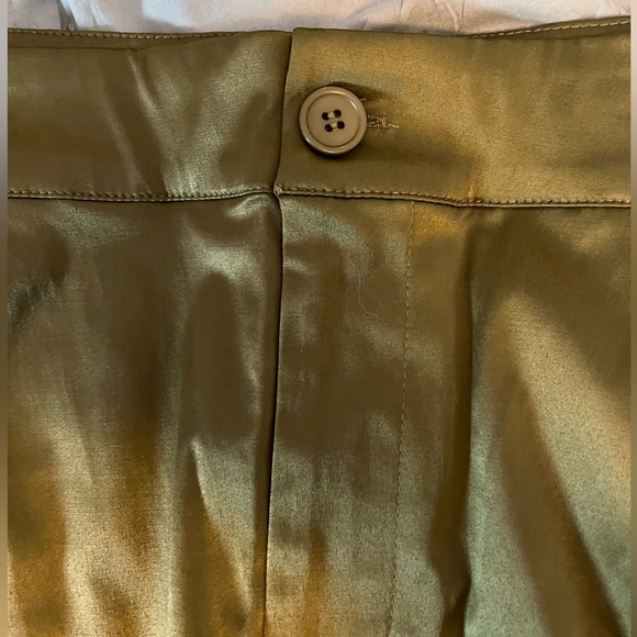 NEW! Forever 21 Women’s High Waisted Satin Trouser Shorts - Picture 7 of 7